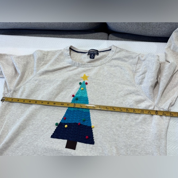 Lands' End Beige Sweater with Festive Tree Design - Picture 7 of 10